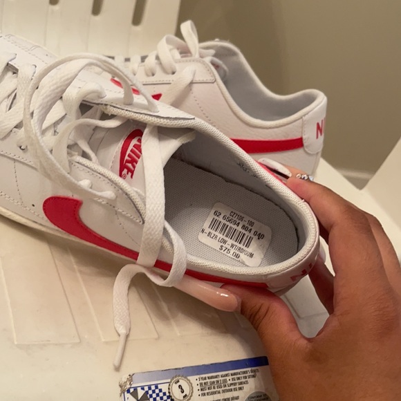 nike shoes - Picture 3 of 6